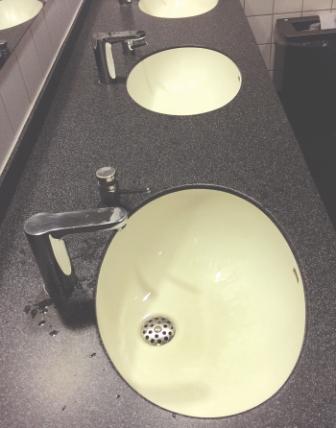 Untertisch Seifenspender Beispiel 6