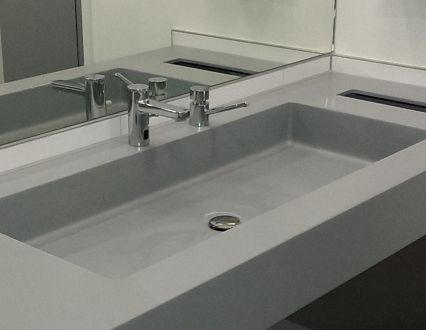 Untertisch Seifenspender Beispiel 2