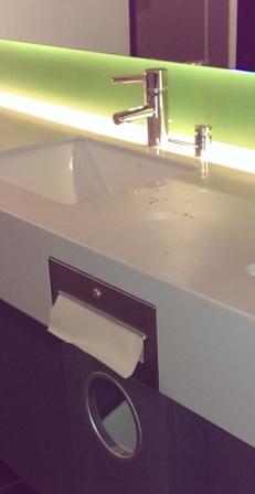 Untertisch Seifenspender Beispiel 9